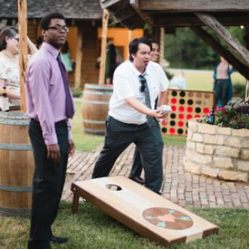 yard-games-at-wedding