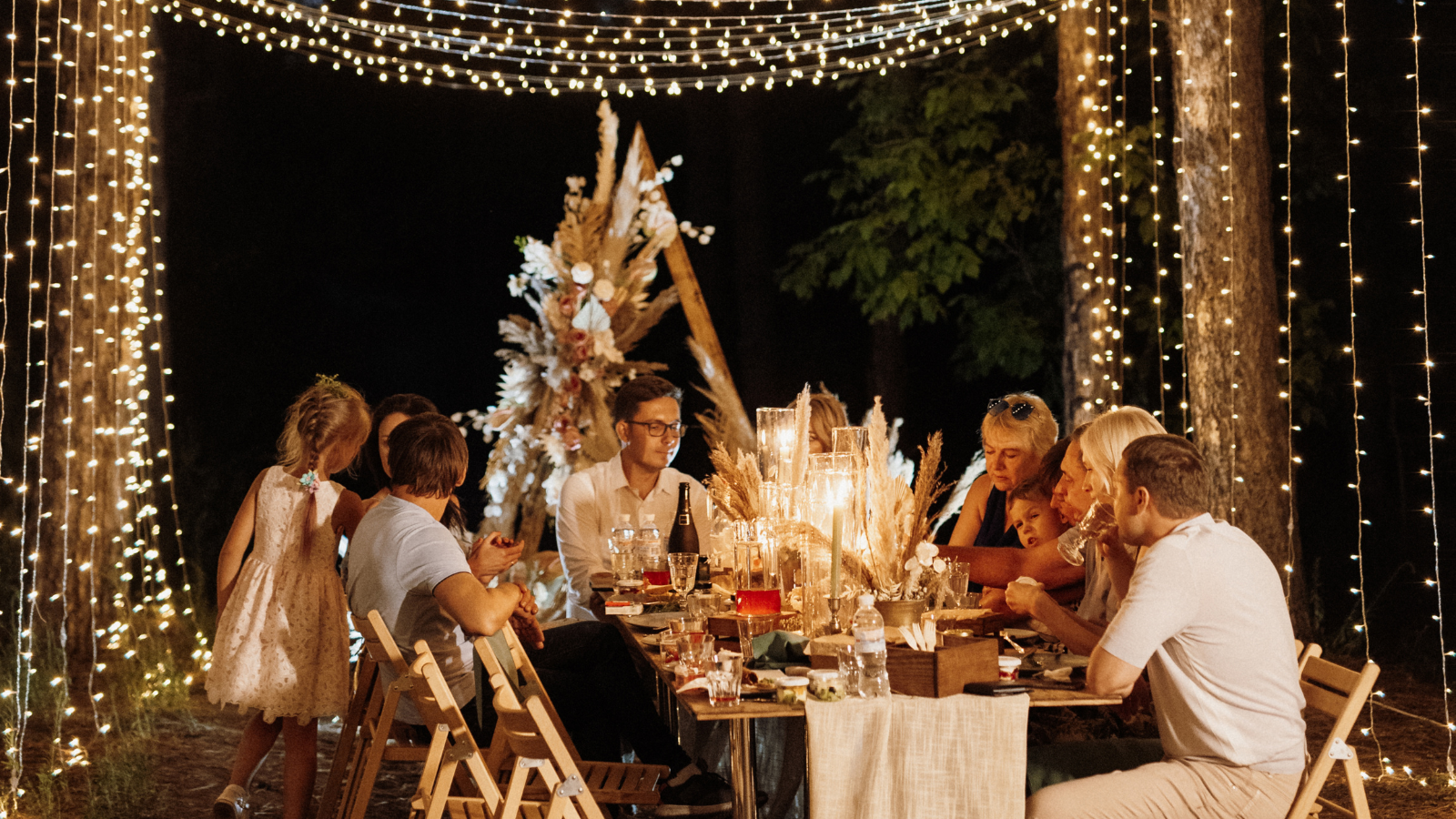 Should You Host a Welcome Party / Rehearsal Dinner?
