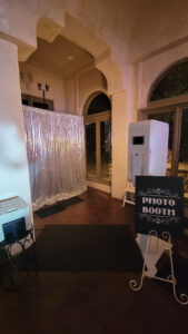 shimmer-curtain-next-to-photobooth